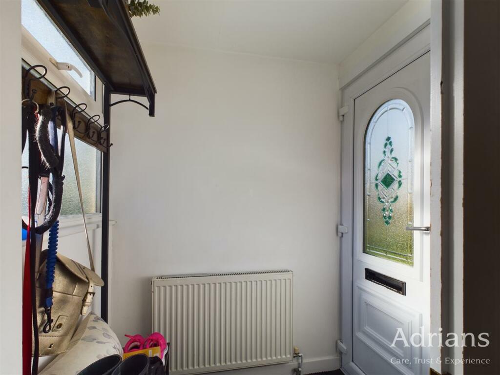 ENTRANCE PORCH