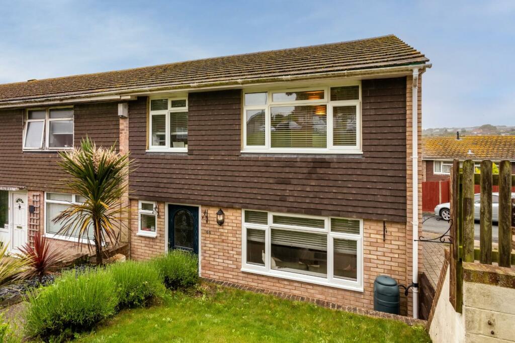 66 Connell Drive-1.jpg