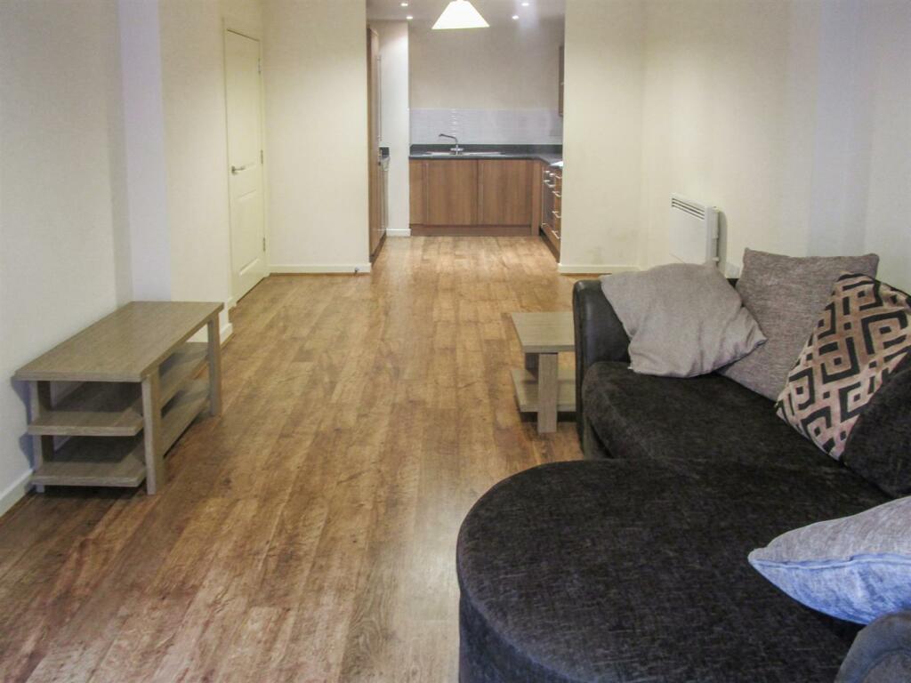 kitchen into kitchen.jpg