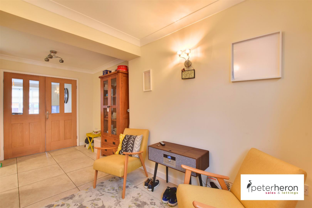 Open Plan Kitchen/Dining Area