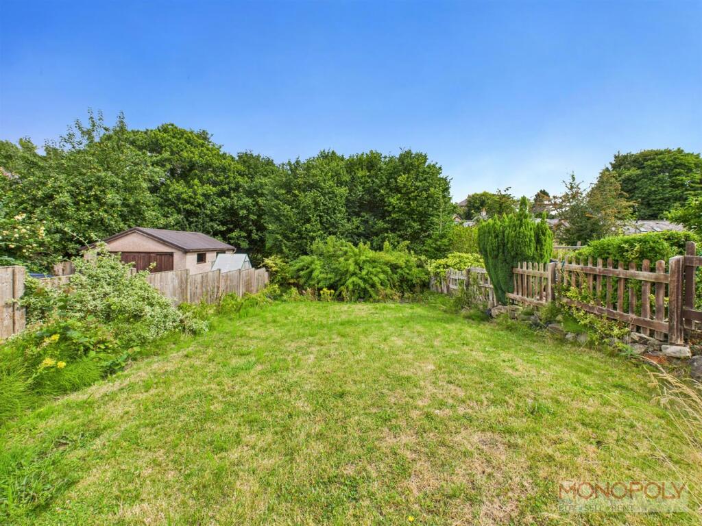 Front Garden/Drive.jpg