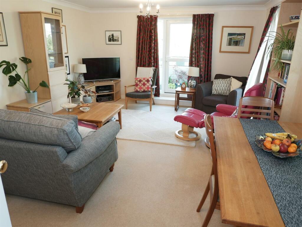 Lounge: