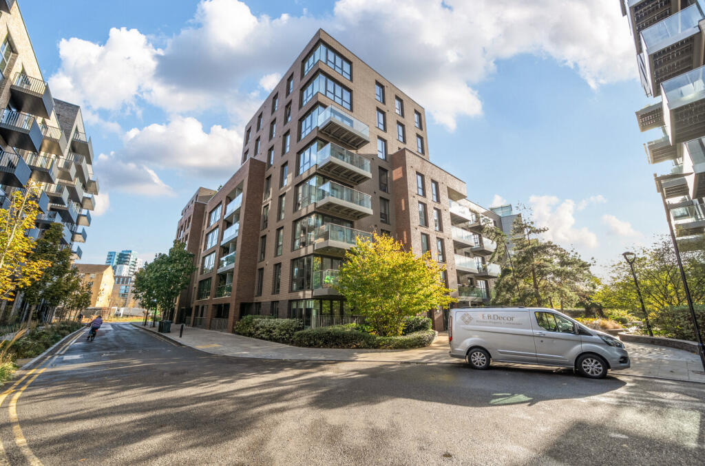 1373521-18-6900a9...