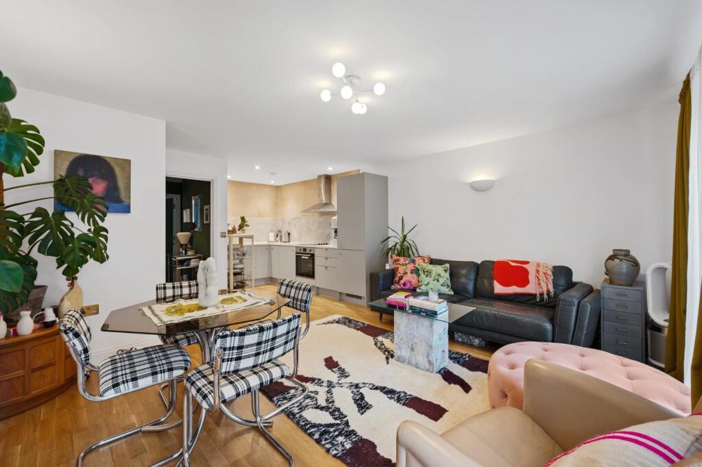 Kitchen/Reception