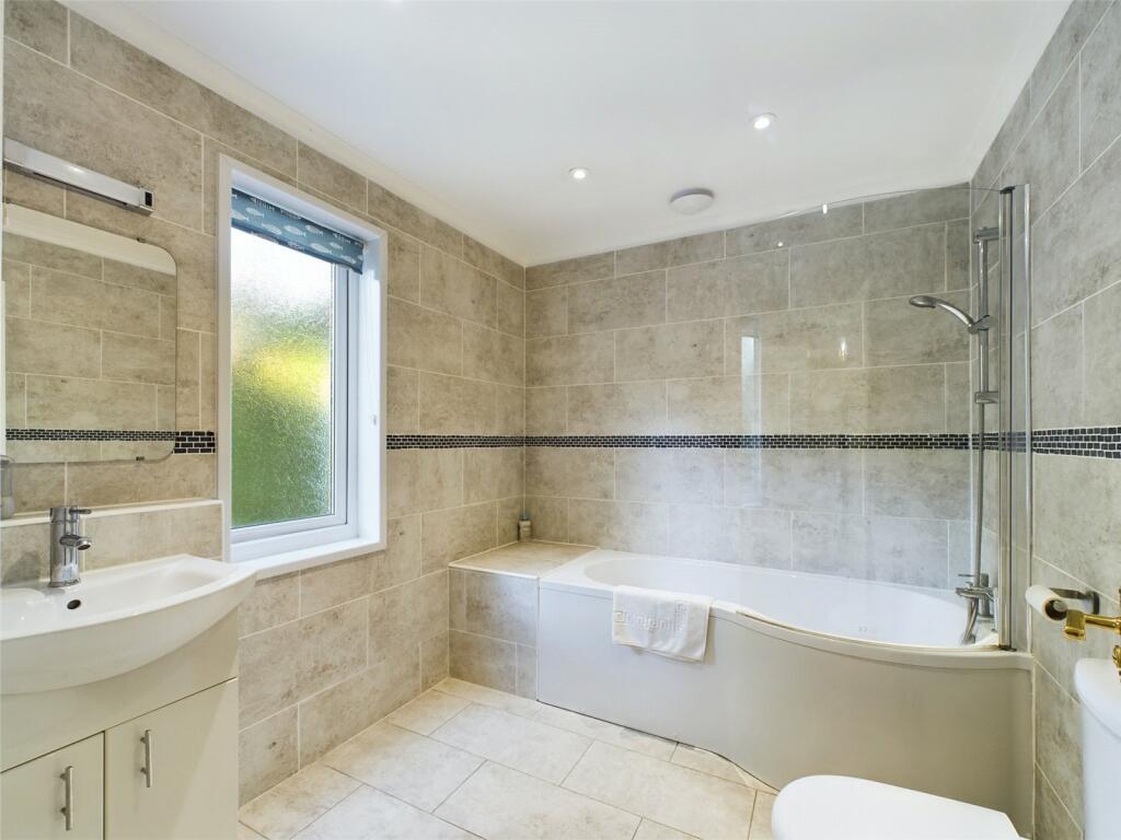 Master Ensuite
