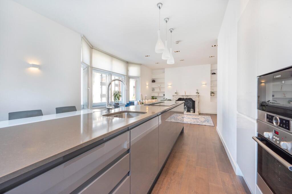 KITCHEN 2.jpg