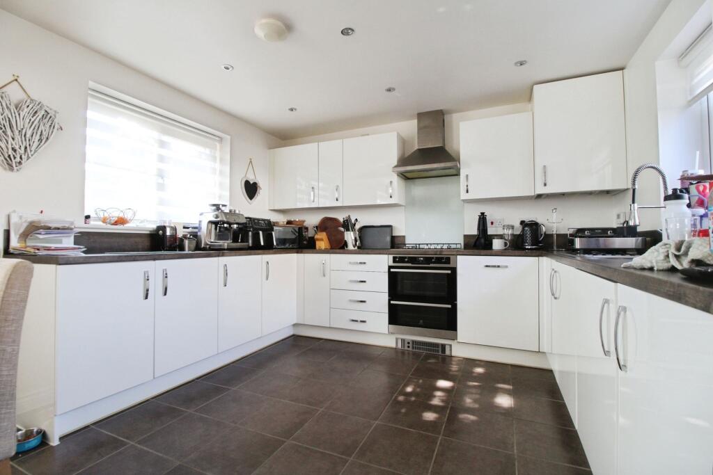 Kitchen / Breakfast Room