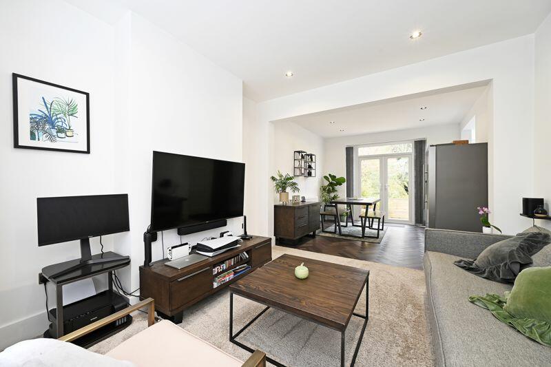 Open Plan Lounge / Dining 