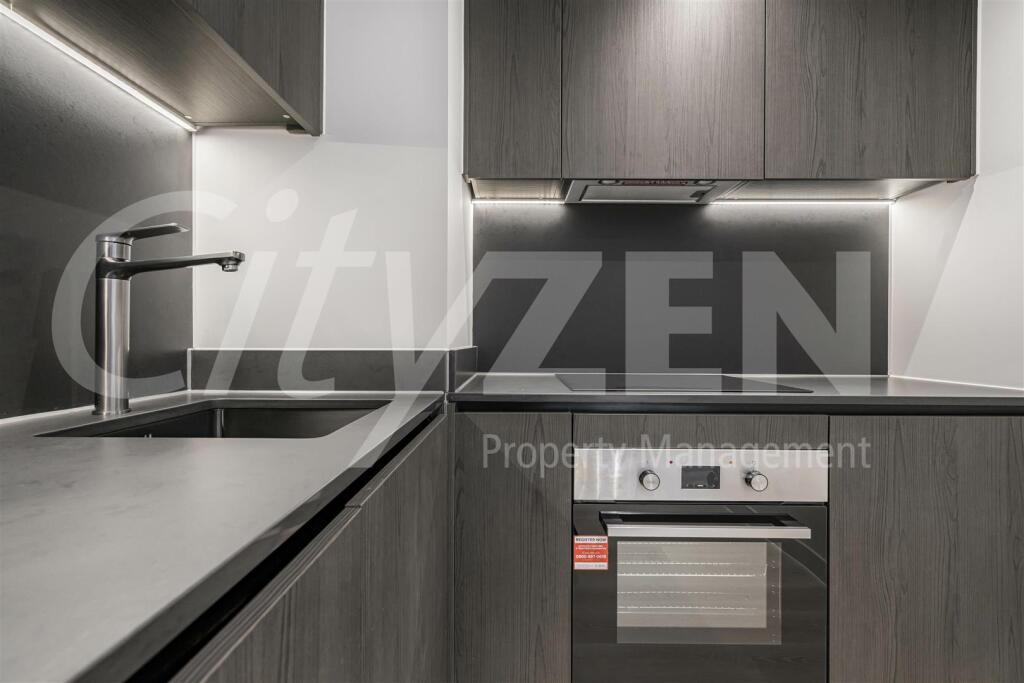 KITCHEN (SIMILAR APARTMENT)