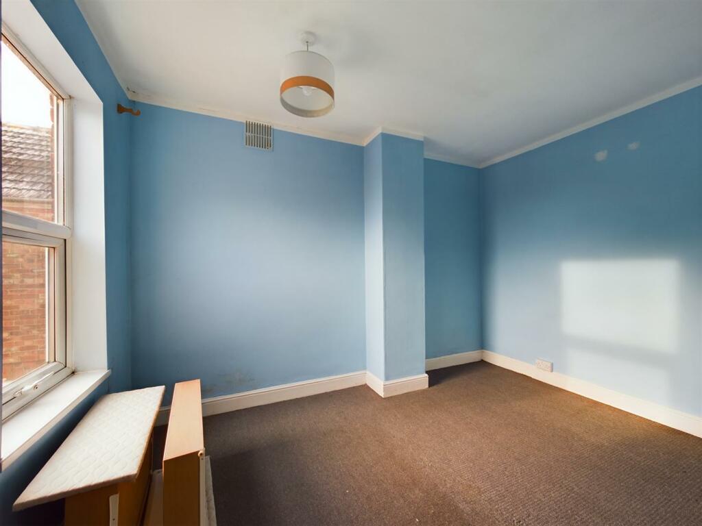 Bedroom 2 (2).jpg