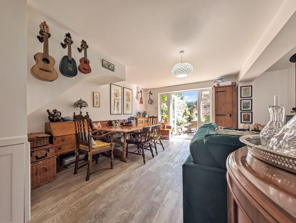 Kitchen / Open Plan Living Area