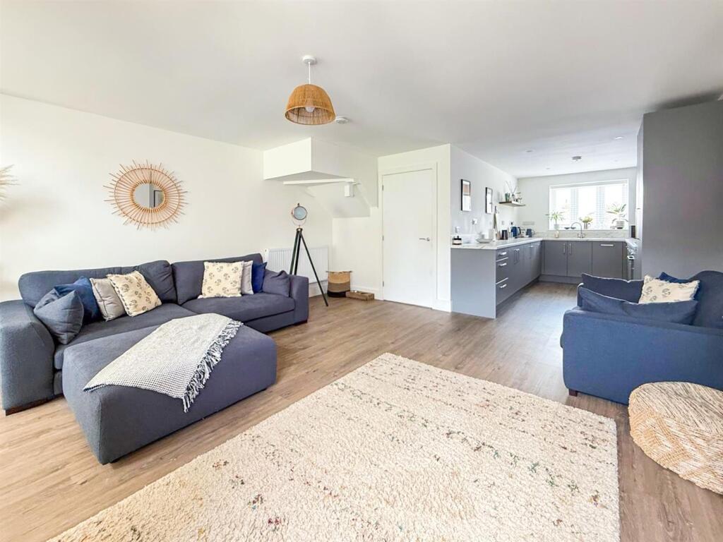 Open Plan Living / Dining Kitchen