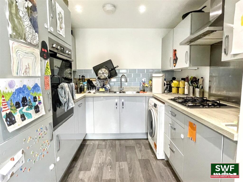 Kitchen1(2).jpg