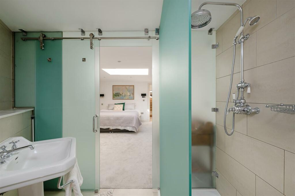 1a Warrington Crescent Hi-25.jpg