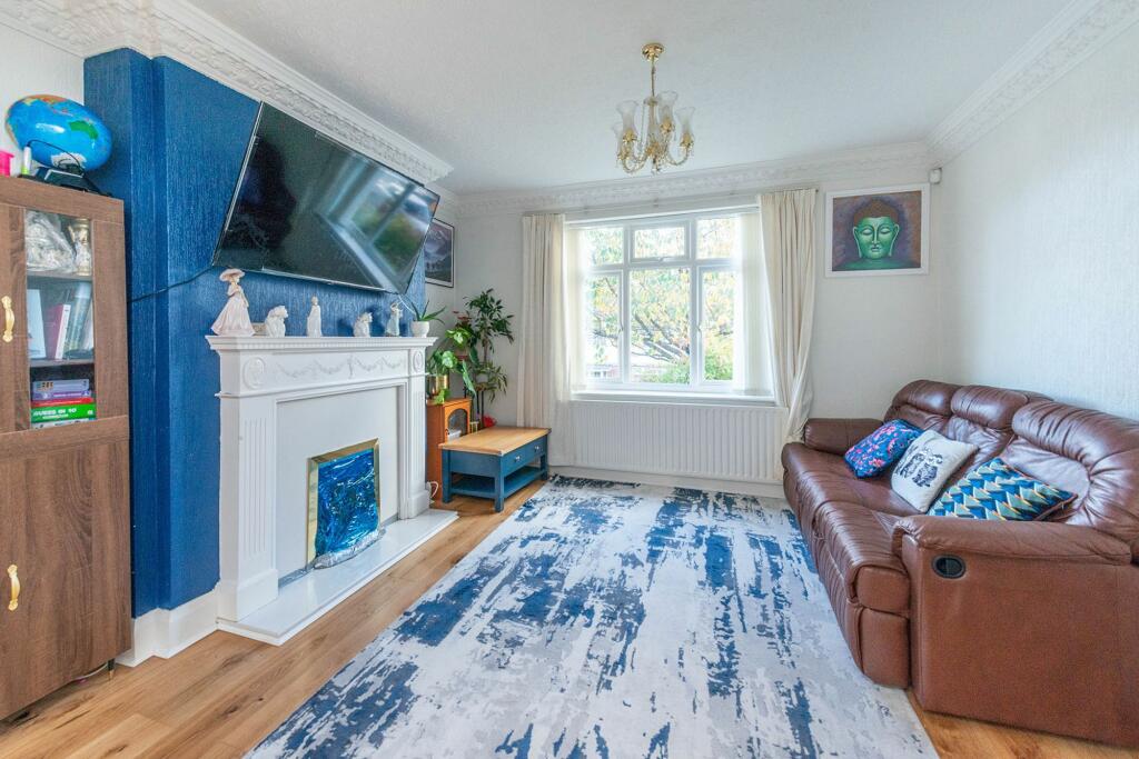 KITCHEN DINER AND LOUNGE