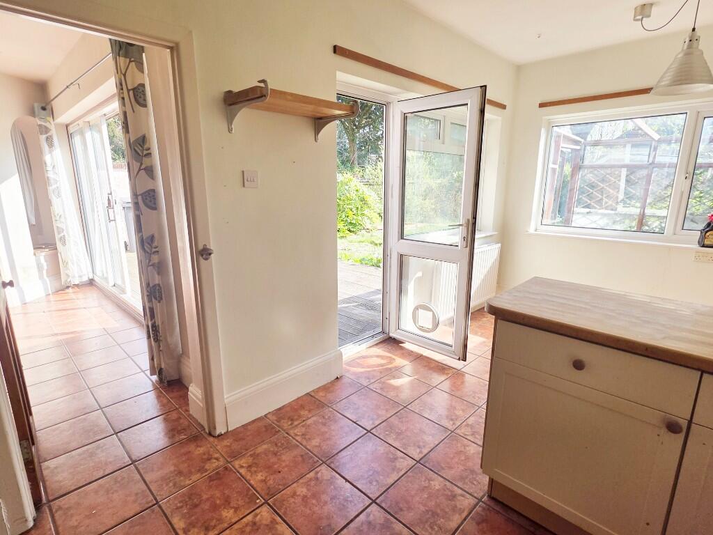 Kitchen/Br'fast Room