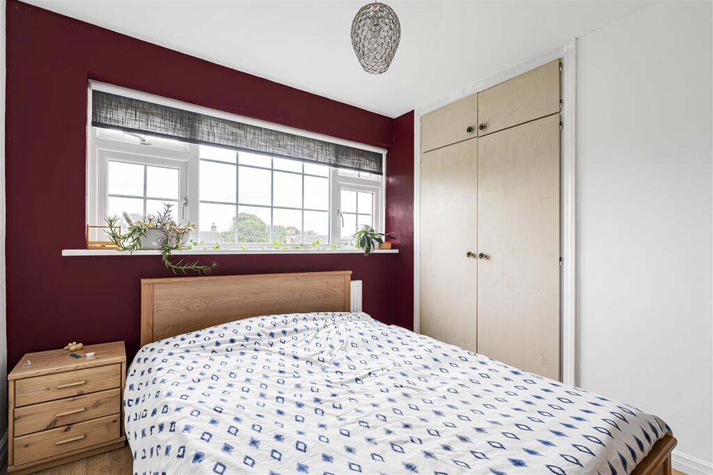 6 Grovelands
