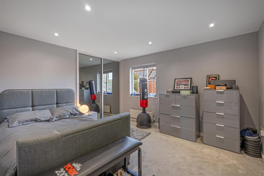 Brook Farm Close-5.jpg