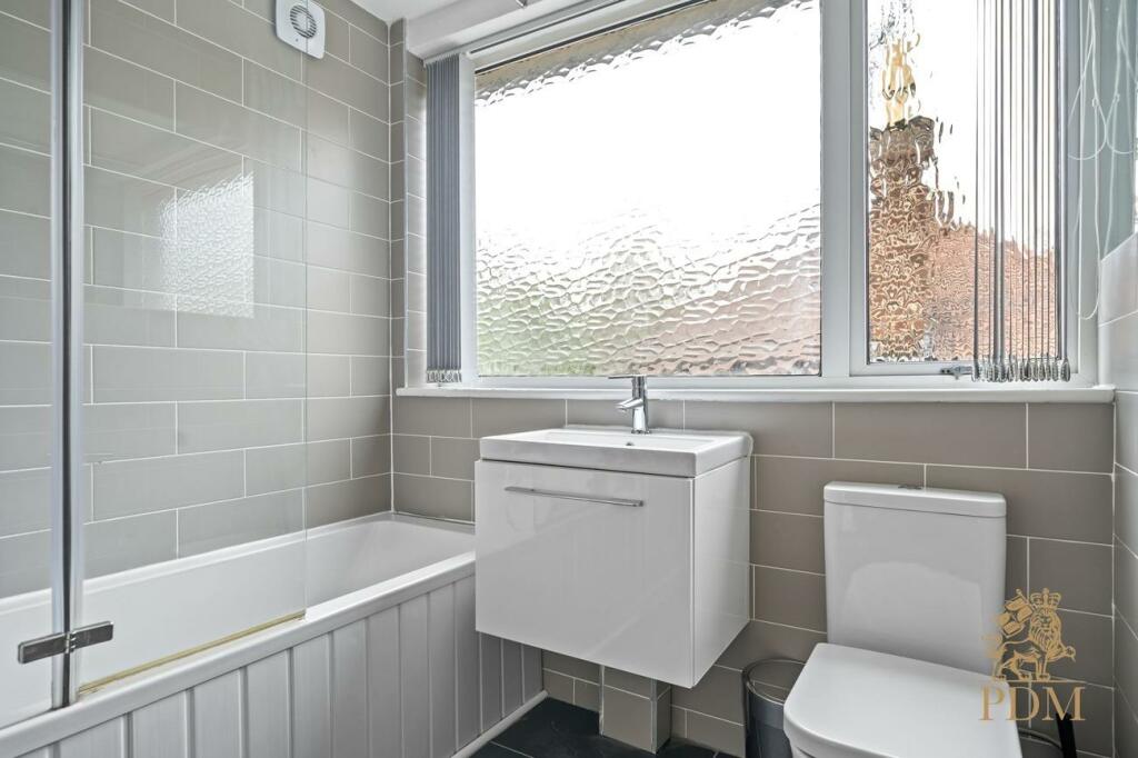 6 Yeomans Court Clumber Road West The Park NG7 1EU