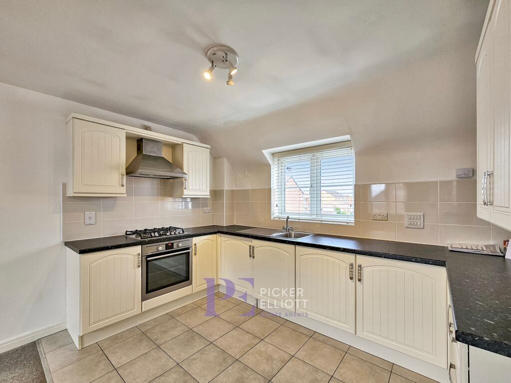 Living, kitchen dining room