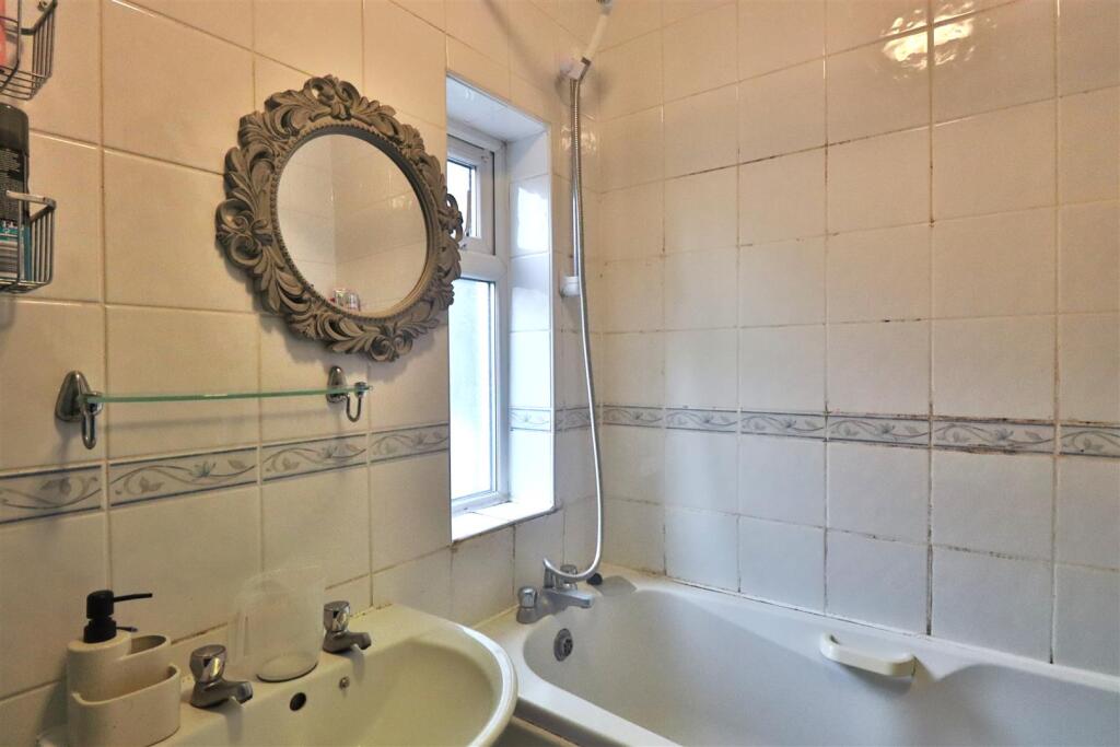 Bathroom.JPG