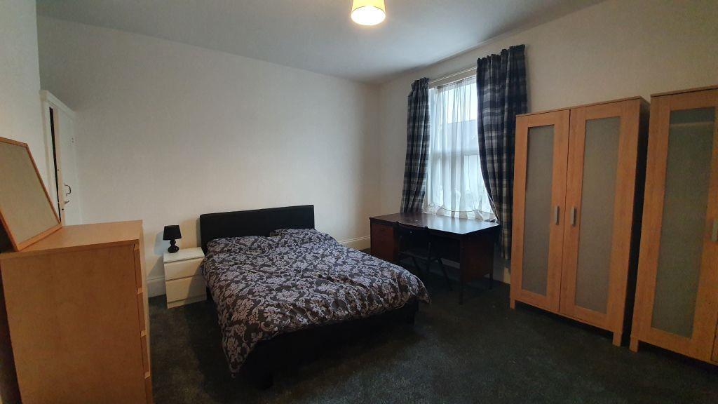 Bedroom picture 1.jpg