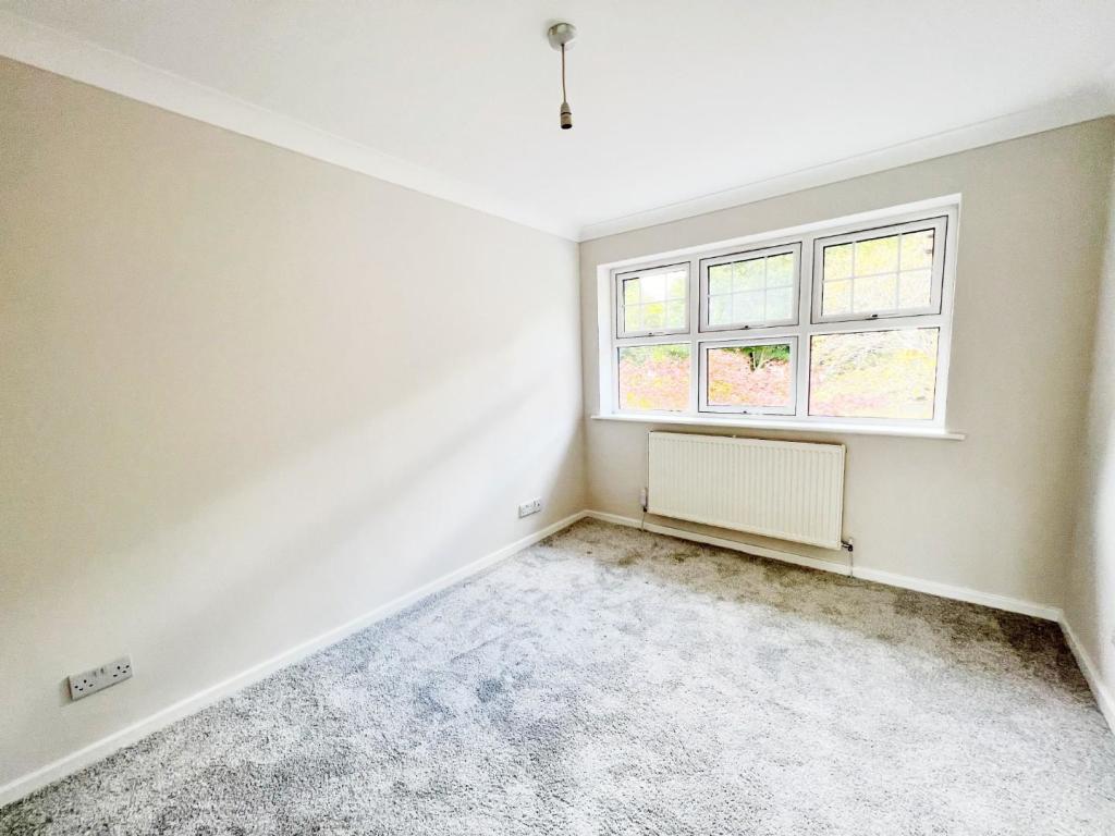 Bedroom 4.jpg