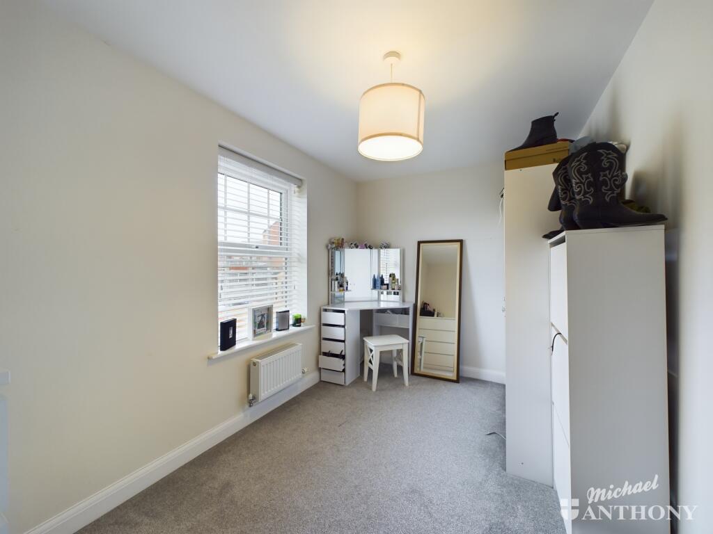 CAM02773G0-PR0093-STILL008