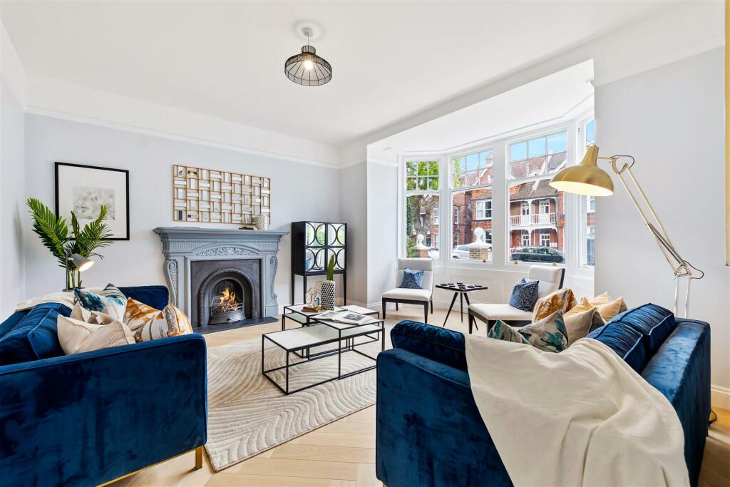 10 Pembroke Crescent Renovation Full Res-26.jpg