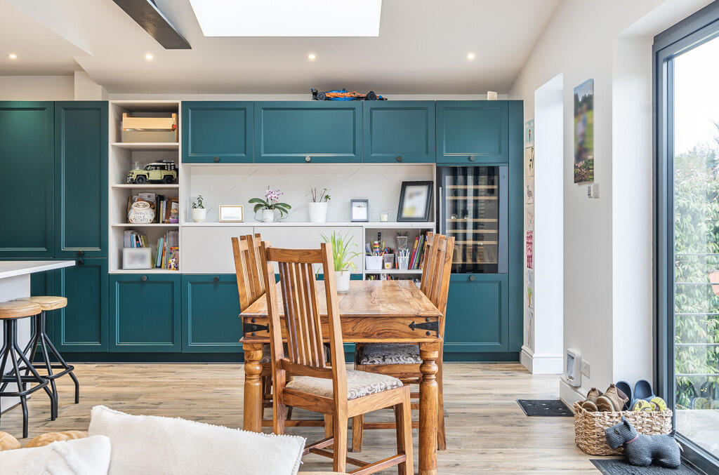 67d9943a49a9b-l-1...