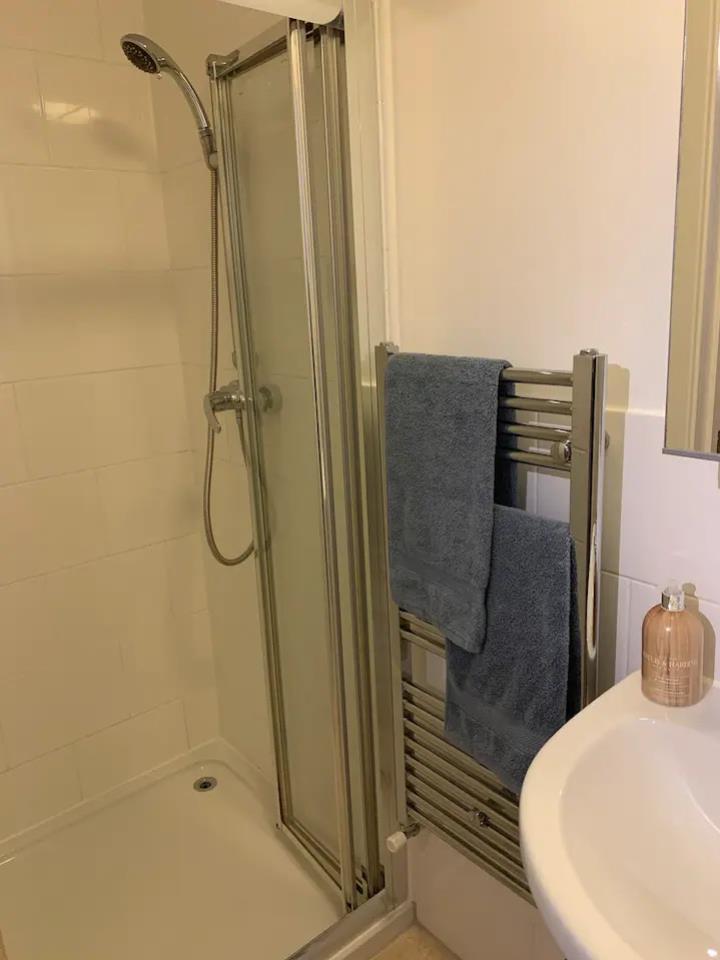 Flat C Shower Room 2021