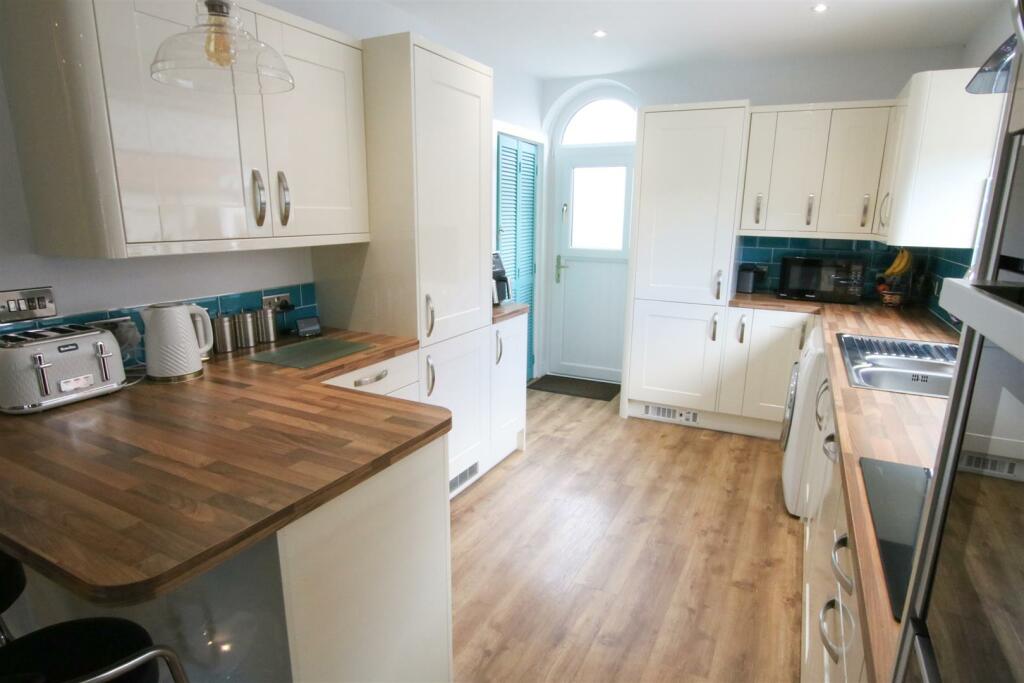 OPEN PLAN LIVING DINING KITCHEN