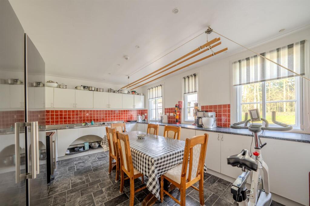 Pinewood House Gordon-18.jpg