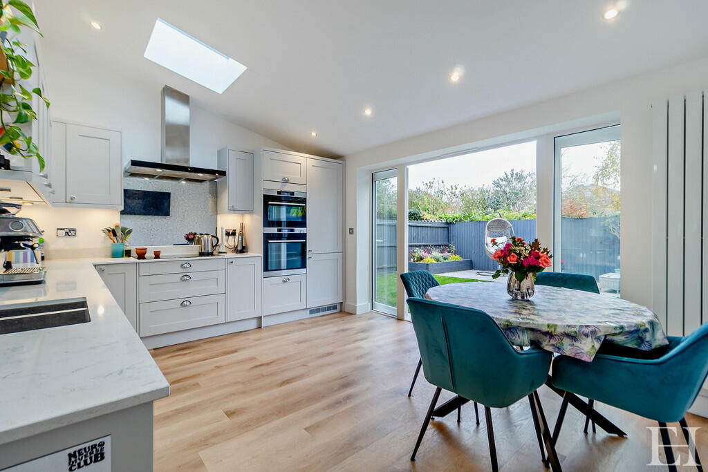 8628060-interior0...