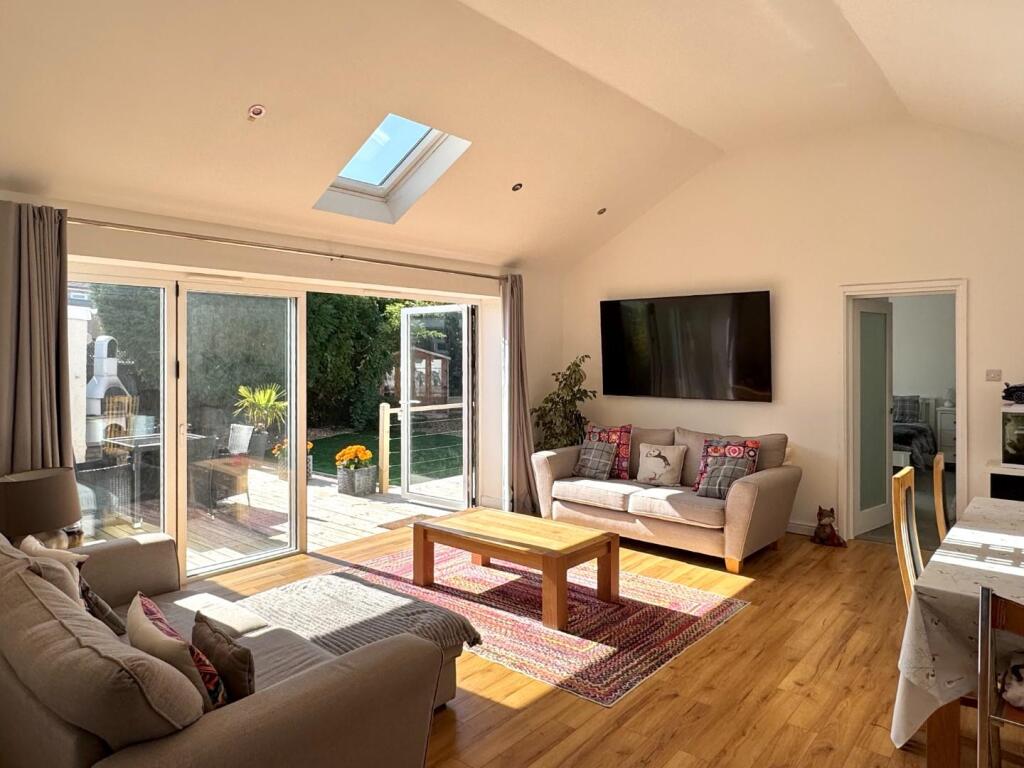 Open Plan Living/Dining