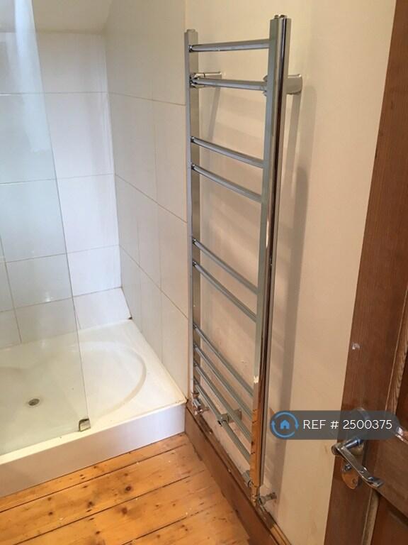 2nd Floor Bathroom
