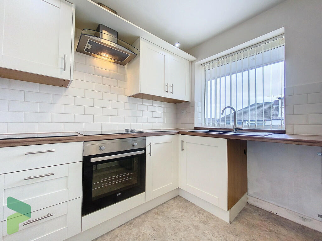 Fully Fitted Kitc...