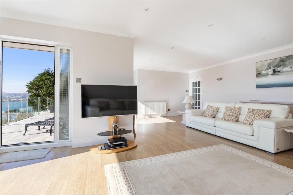 A18 - Rock Edge Rock End Avenue Torquay - 250304.j