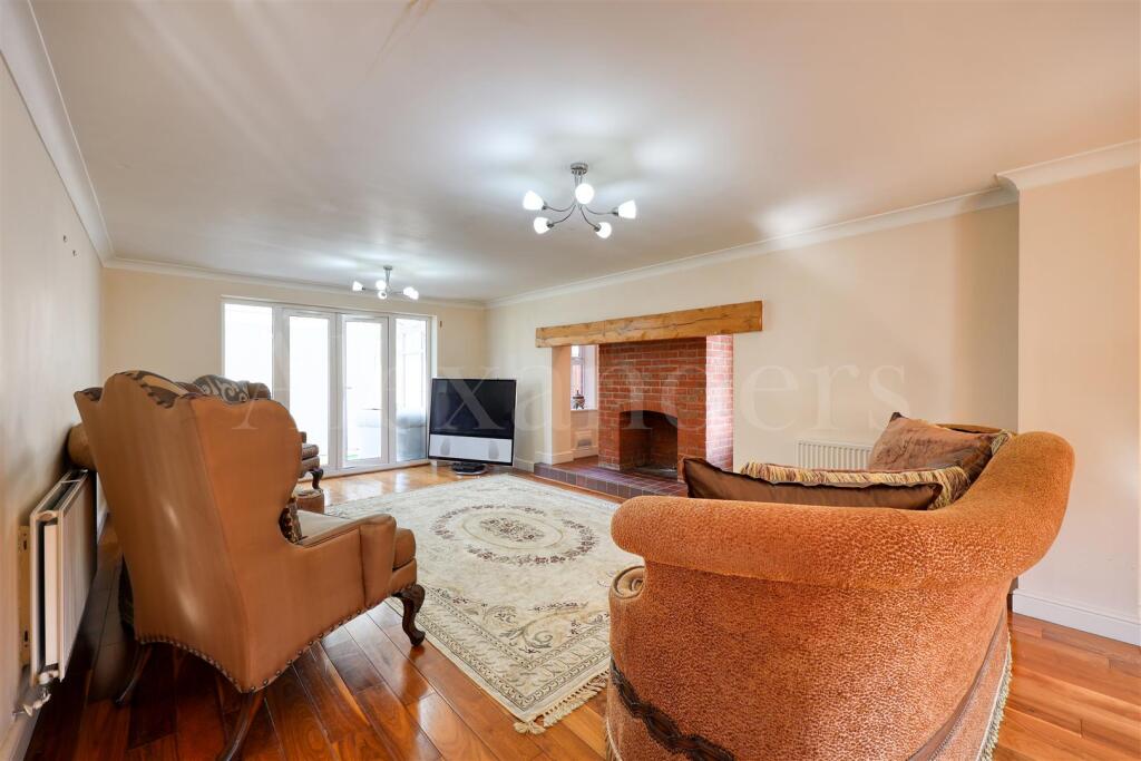 2 Dwyer Close-11.jpg