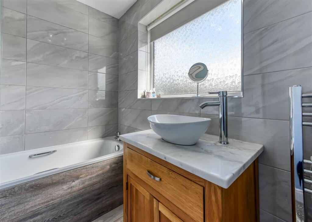 4 The Grange-Bathroom.jpg