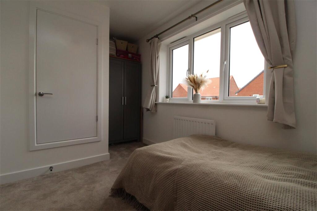 Bedroom 2 (Side)