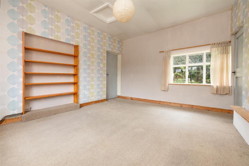 LE12 5DF 1MS-021.jpg