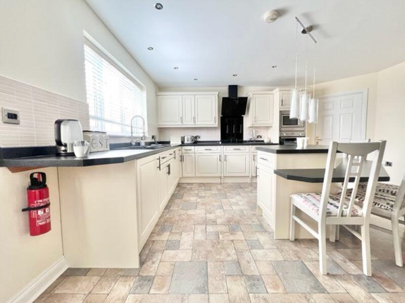 Kitchen breakfast room view 2