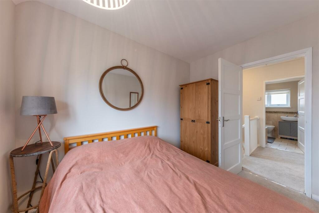 10 Churchill Drive-027.jpg