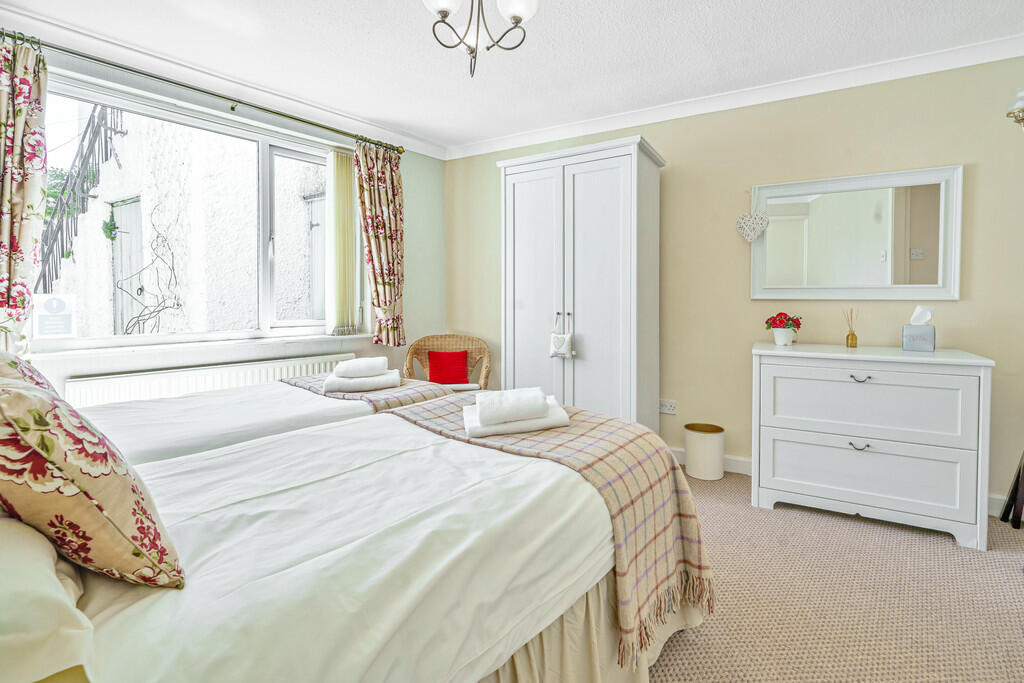 The Garden Flat -...