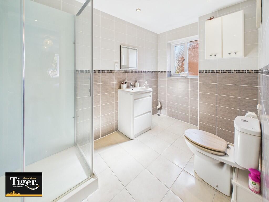 CAM02176G0-PR0538...