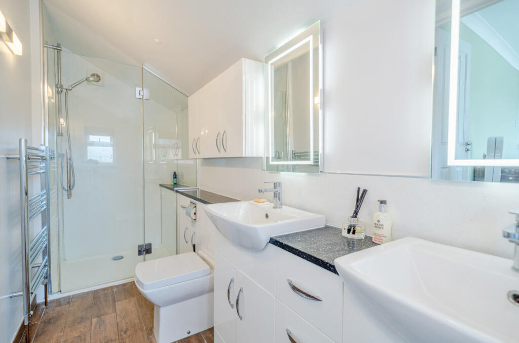 1323962-3-68752f2...