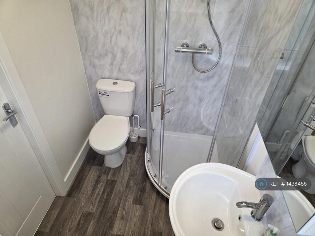 Shower Room - View 2