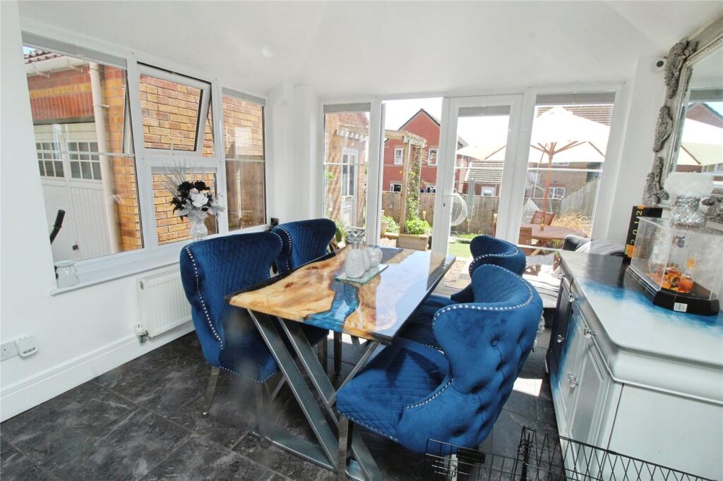 Garden / Dining Room
