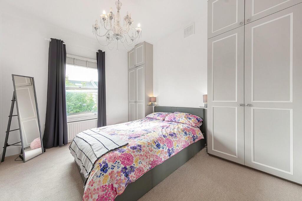 Bedroom (1).jpg